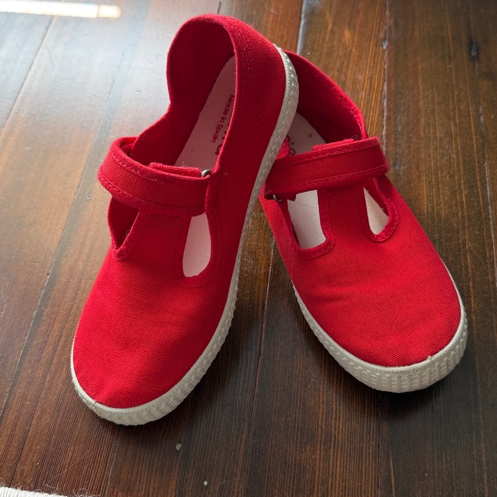 Cienta Red Canvas Mary Jane Shoes size 32